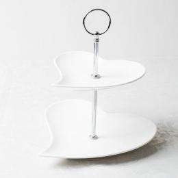 スイーツが一段と可愛く見える!ハートの2段ケーキスタンド